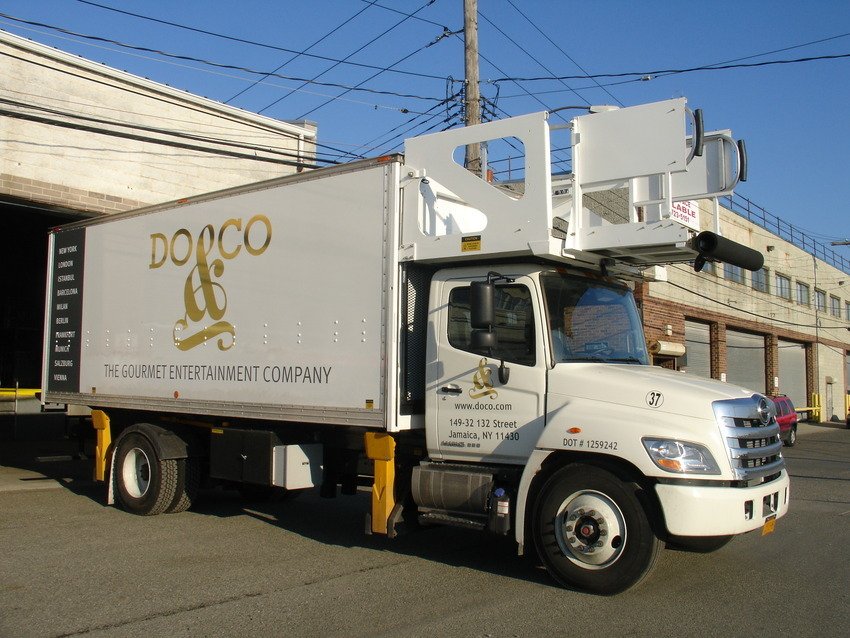 truck wraps installation