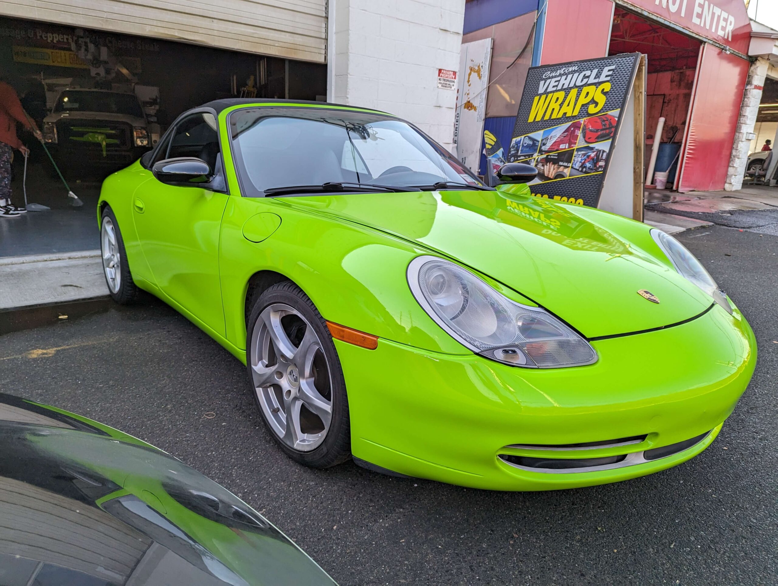 parrot color car wrap