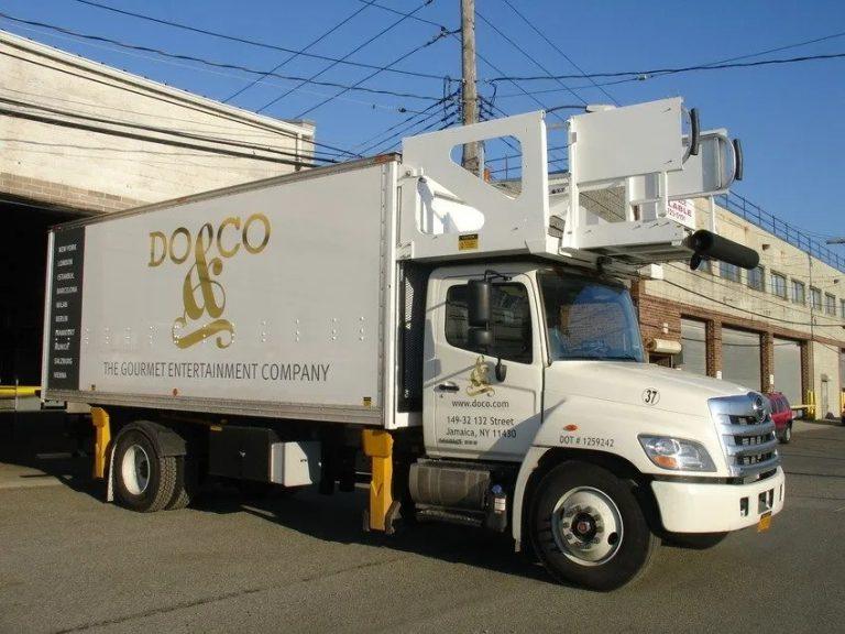 truck wraps installation