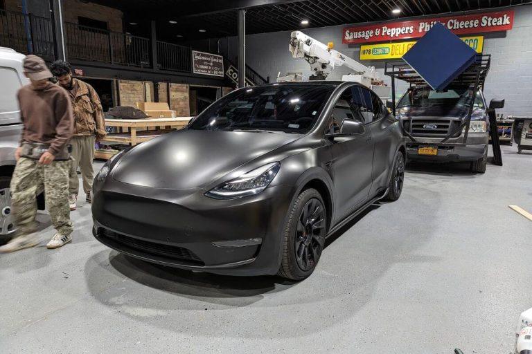 black color car wrap